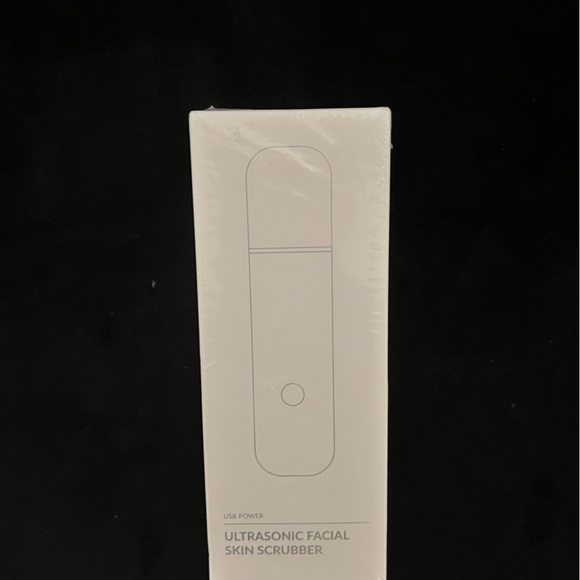 Ultrasonic Facial Skin Scrubber - White - Picture 2 of 5